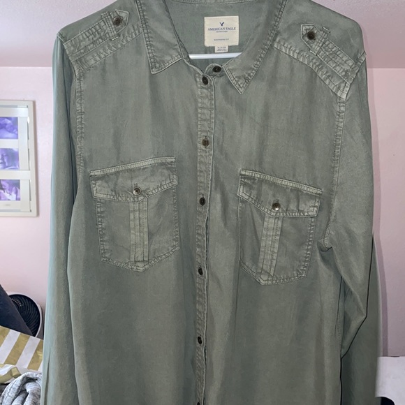 American Eagle Outfitters Tops - Button Down American Eagle Shirt -EUC- Size XL